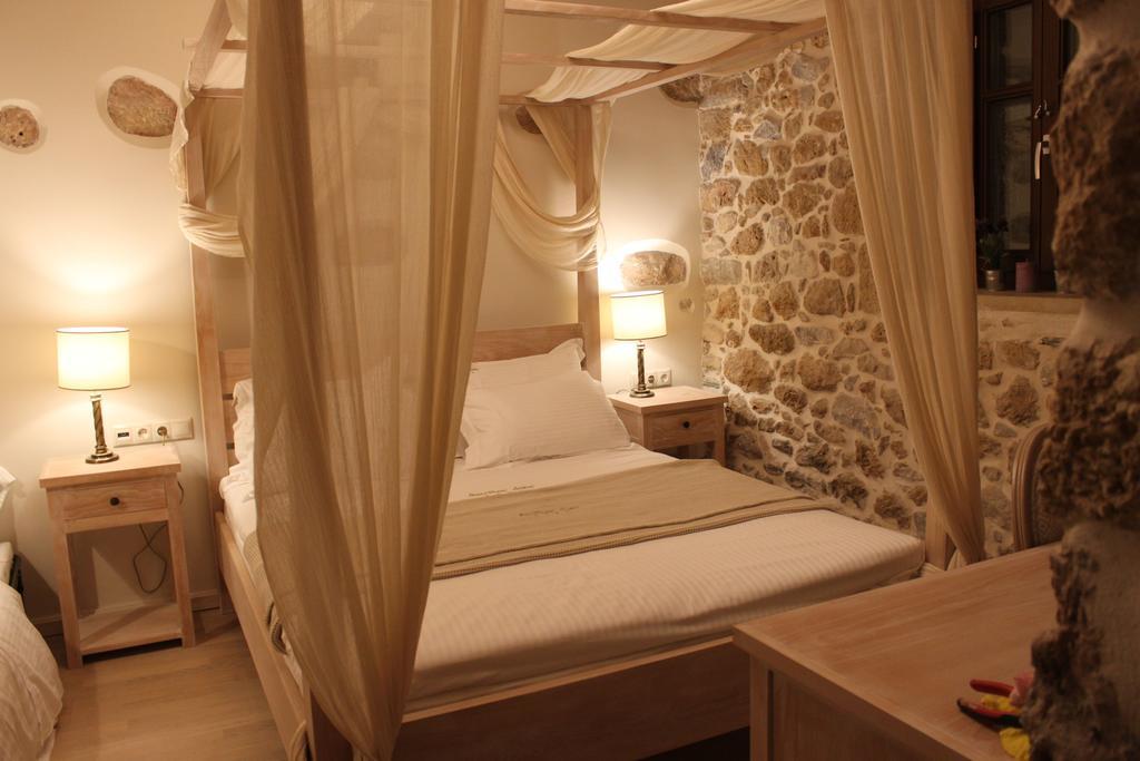 Vetilios Lithos boutique hotel Néon Oítilon Exterior foto