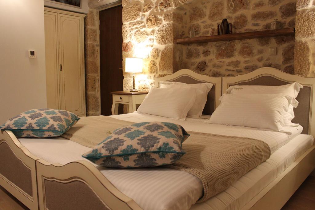 Vetilios Lithos boutique hotel Néon Oítilon Exterior foto