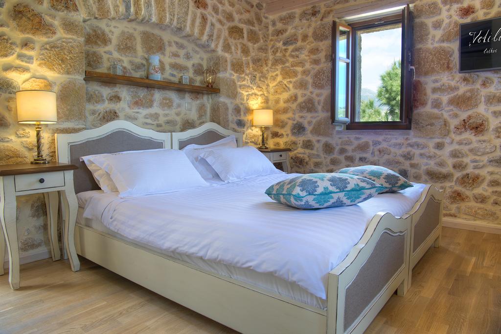 Vetilios Lithos boutique hotel Néon Oítilon Exterior foto